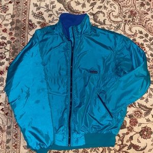 Vintage Retro Patagonia men’s ski jacket. Size xl fits an l. fleece lining zip